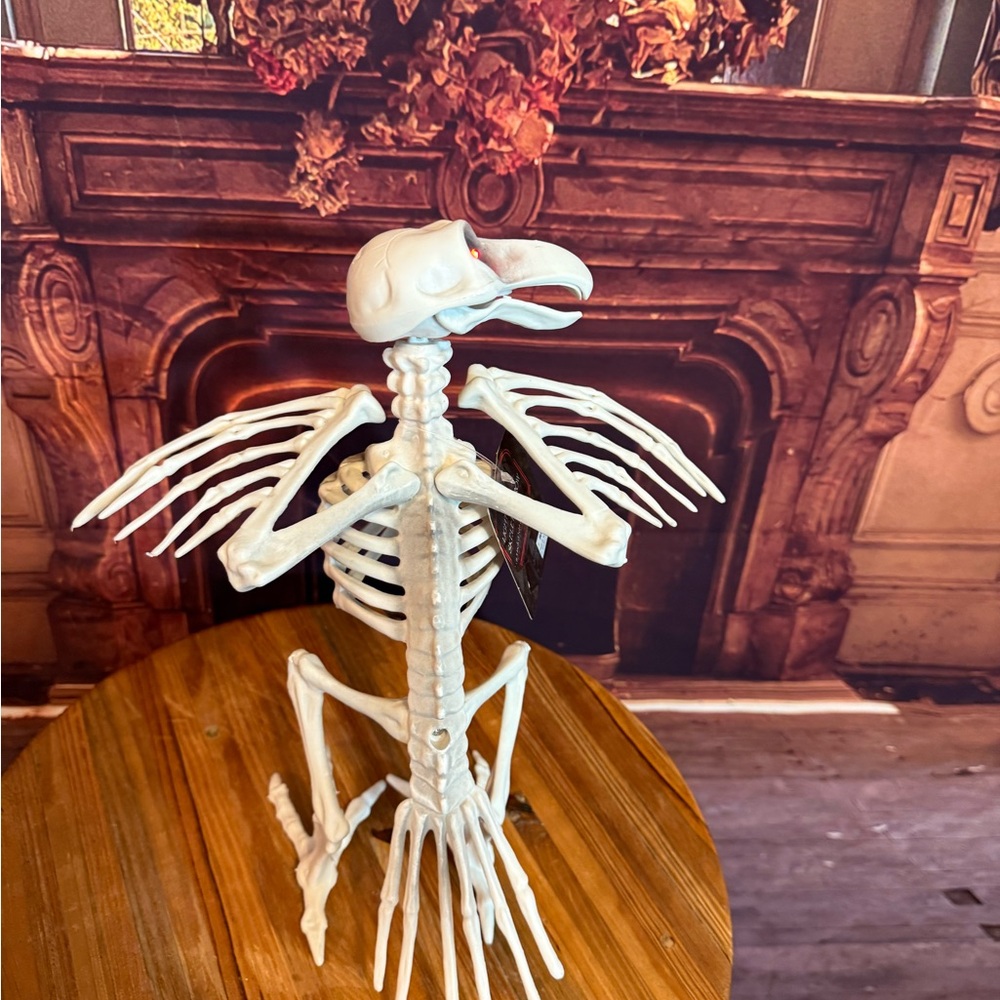 Skeleton Vulture Crow Halloween Bird Decor with Red Eyes Decor Party Craft NWT - Picture 15 of 17
